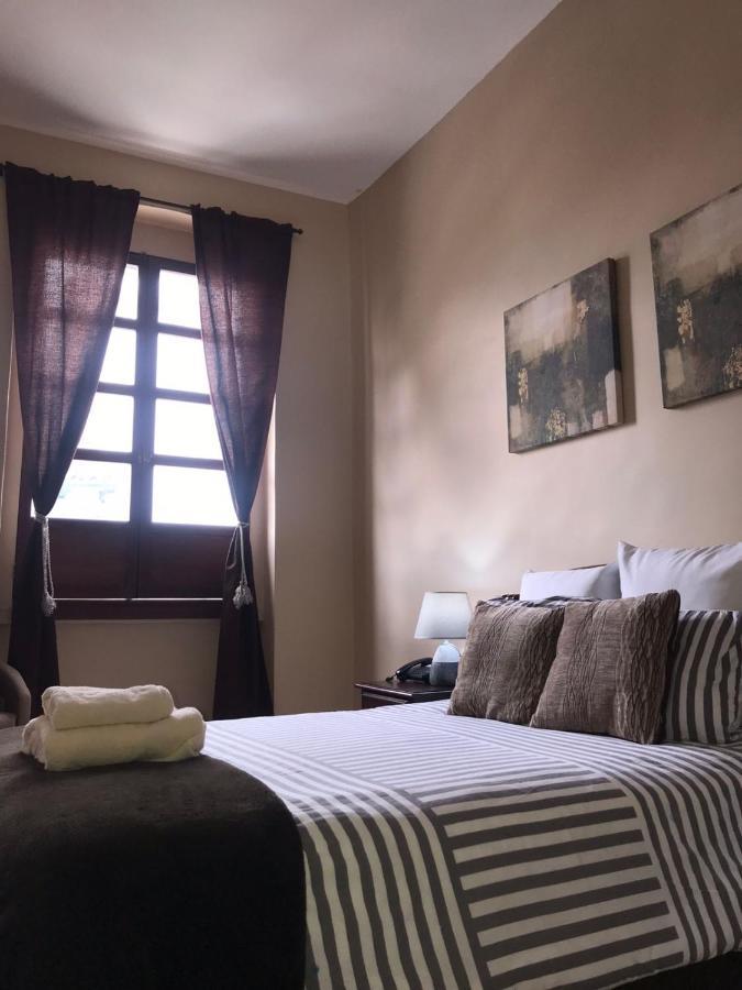 Hotel En El Centro Historico Cuenca Exteriör bild